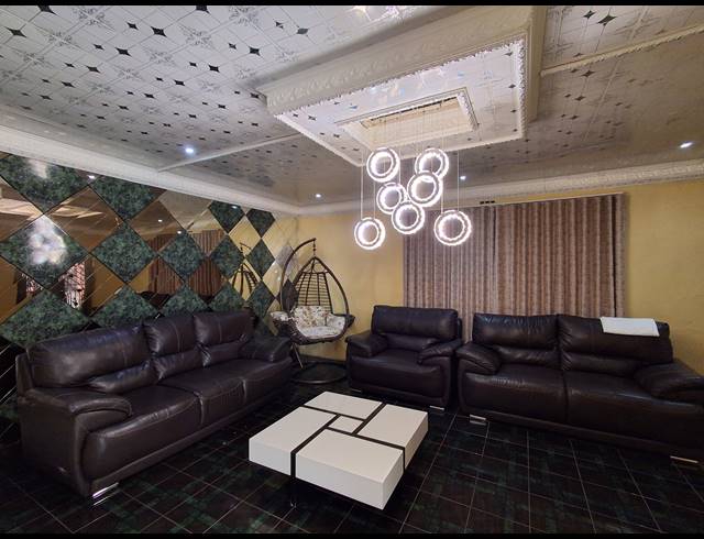 5 BEDROOM FREESTANDING FOR SALE IN MANZIL PARK